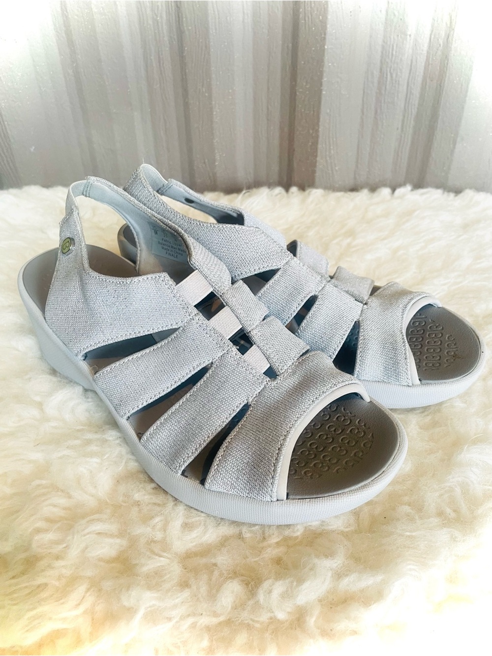 Bzees Finale Wedge Sling back Wedge Sandal Machine Washable Silver Sparkle 6M - Picture 2 of 12